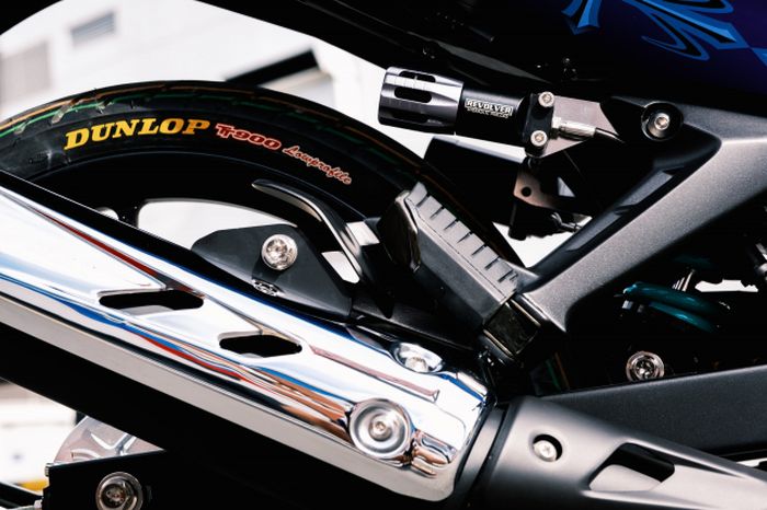 Suspensi belakang diganti dengan shock Racing Bros