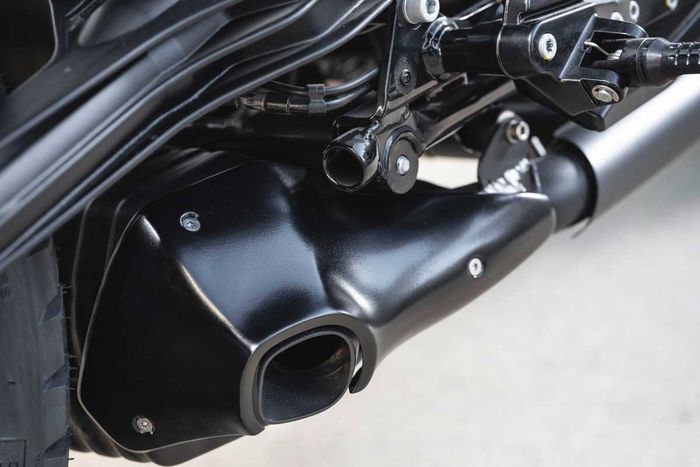 Bagian mesin diberi ubahan ringan 