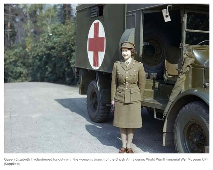 Ratu Elizabeth II semasa perang dunia II menjadi tentara sukarela Inggris, dilatih mengemudi dan mekanik