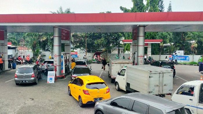 Antrean di SPBU KOta Bogor