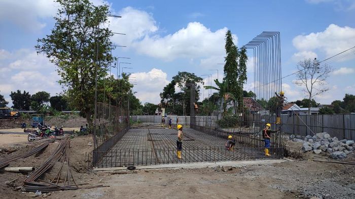 Pengerjaan konstruksi tol Yogyakarta-Bawen Seksi 1 sekarang sudah mencapai 2,3 persen.