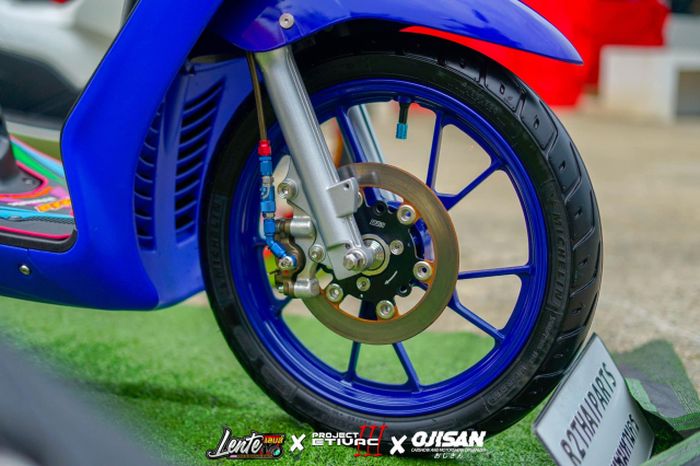 Kaki-kaki mendapatkan pelek aftermarket dan pengereman baru