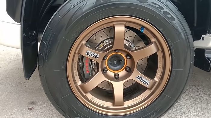 Modifikasi Isuzu MU-X ditopang pelek Volks Rays TE37 ukuran 18 inci 