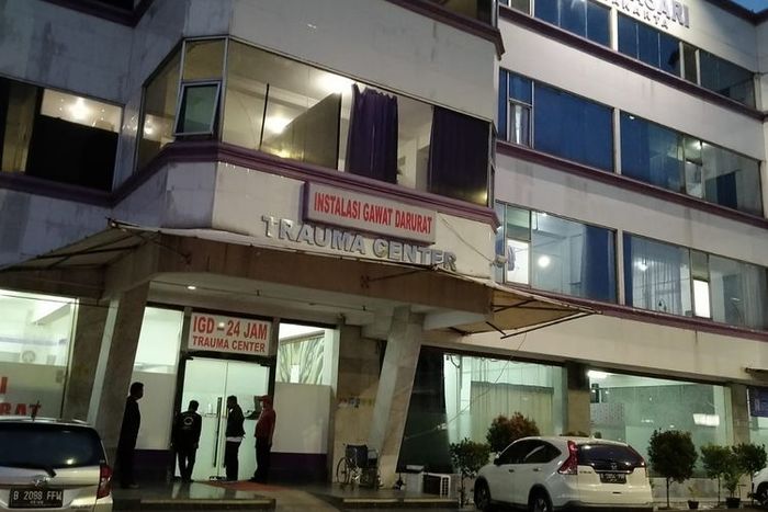 Sopir taksi online dilarikan ke IGD setelah dibacok pakai celurit oleh penumpangnya karena tak punya ongkos