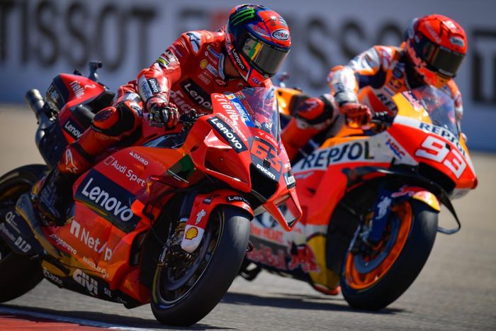 Pertarungan keras warnai MotoGP Aragon tahun lalu antara Pecco Francesco Bagnaia dan Marc Marquez