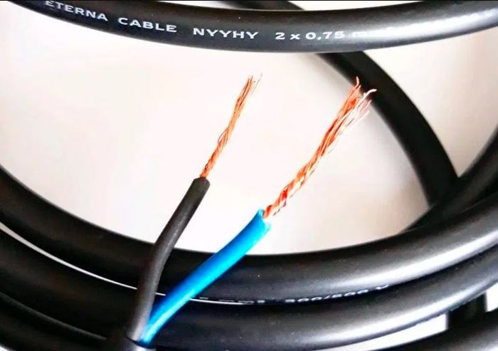 Serabut kabel bisa digunakan sebagai sekring darurat kalau sekring motor putus