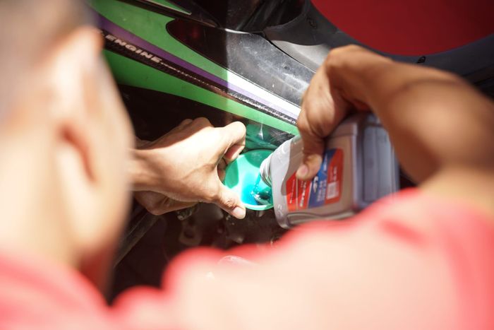 Mendapat pelatihan tentang oli juga