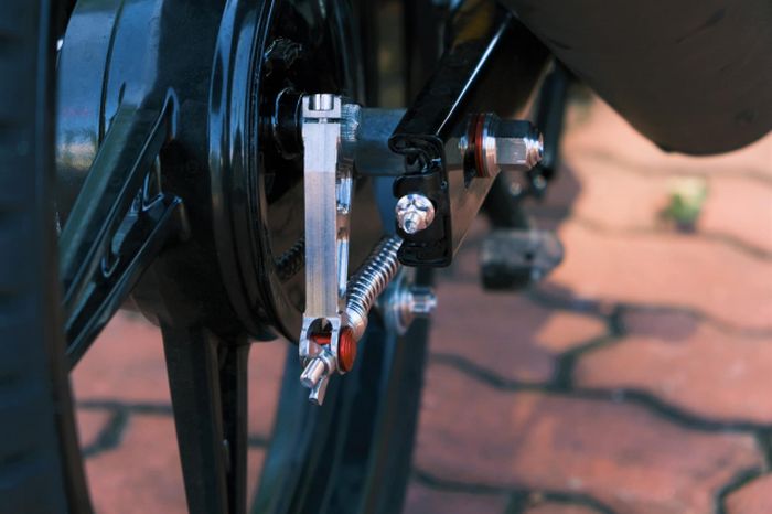 Rem belakang mendapat paha rem aluminium