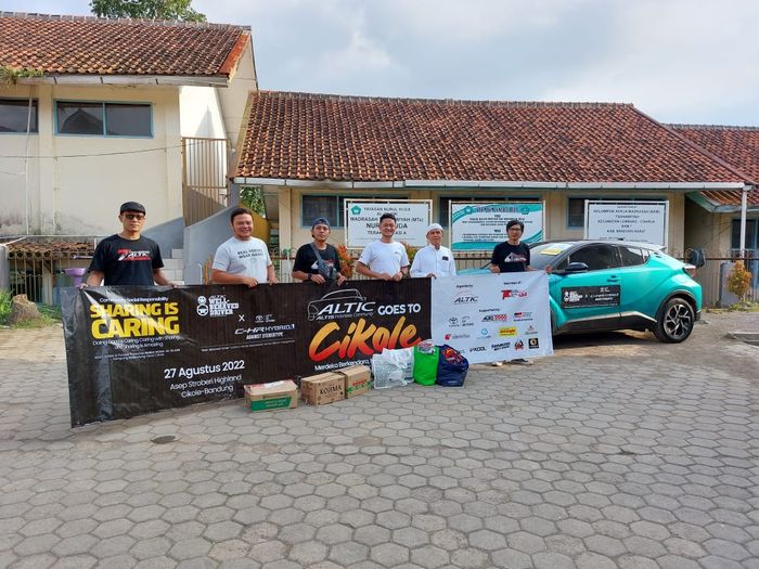 ALTIC sosialisasikan teknologi hybrid pada Toyota C-HR hingga bakti sosial dalam kegiatan One Day Trip Goes To Cikole