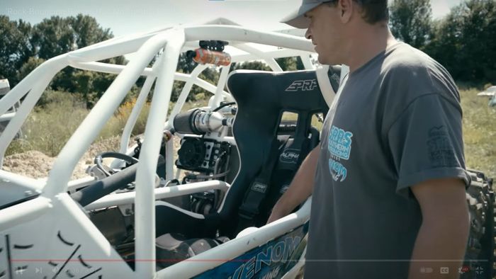 Panjang Venom Rock Bouncer sekitar 4,5 meter dan beratnya lebih dari 1,6 metrik ton 