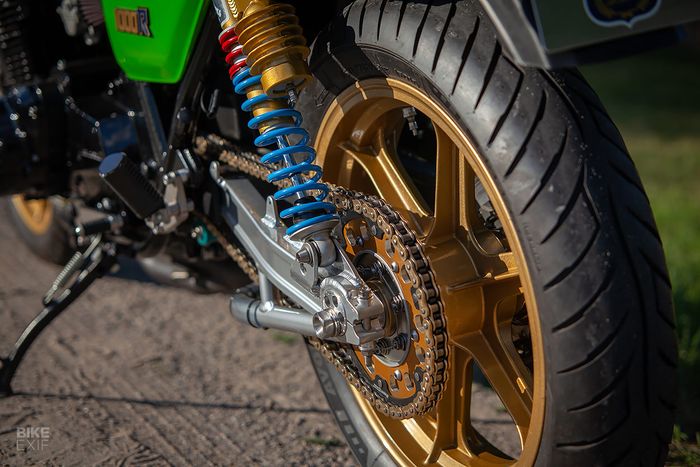 Swingarm, pelek, hingga kedua suspensinya sudah diganti semua