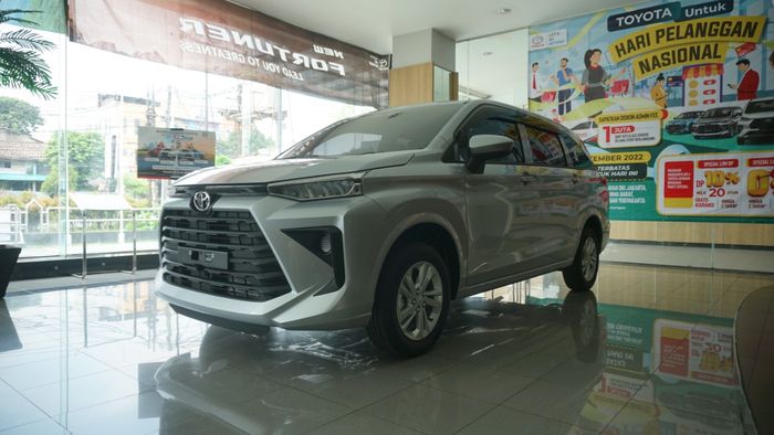 Mobil baru Toyota Avanza 1.3 E CVT merupakan Avanza termurah di Indonesia bertransmisi otomatis CVT.