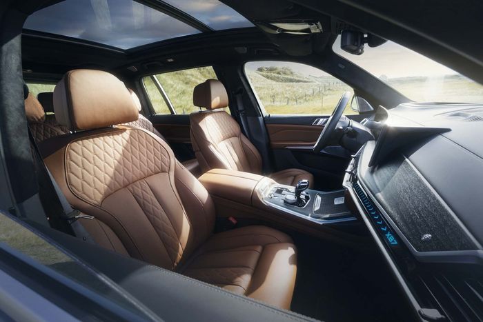 Tampilan kabin berkelas modifikasi BMW X7 berlabel Alpina XB7 