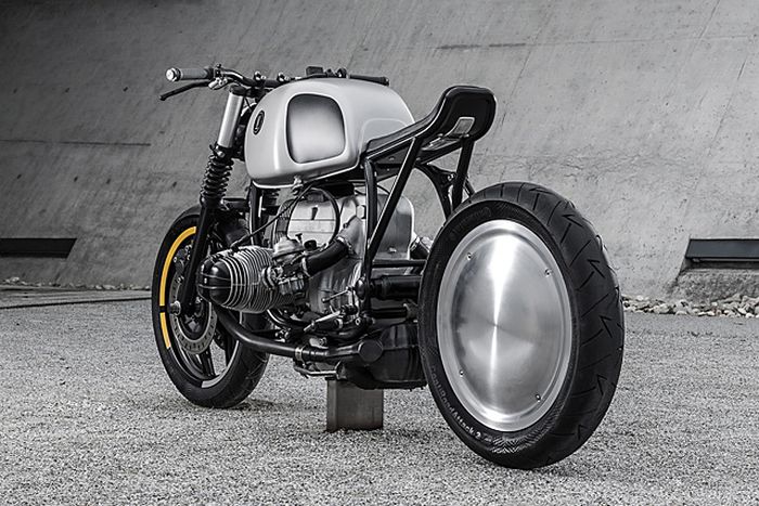 BMW R80RT brat style yang tampil keren