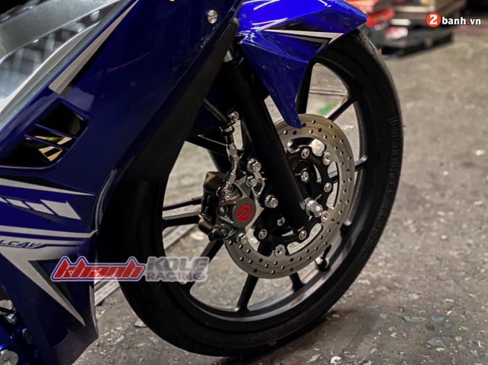 Pelek pakai produk Daytona dan diberi upgrade pengereman