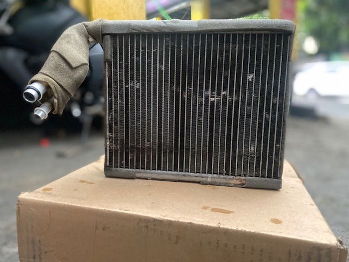 Evaporator AC mobil harus dibersihkan apabila tidak ada filter AC