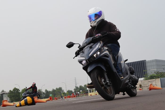 Pasokan chip semikonduktor sudah masuk pemulihan, AHM pede targetkan New Honda Vario 125 laku setengah juta unit per tahun.