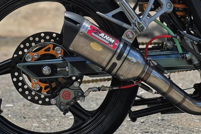 Kaki belakangnya juga mendapat banyak upgrade