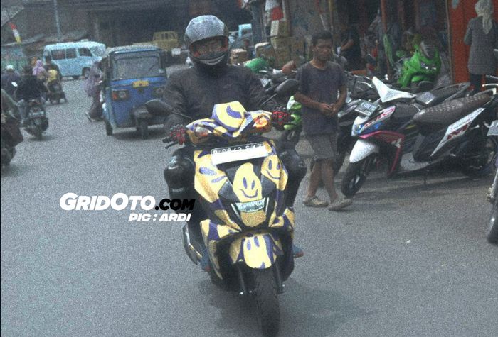 Spyshoot skutik smile di Jakarta Timur