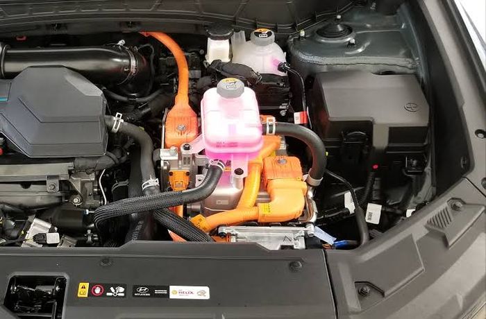 ILUSTRASI. Inverter Mobil Listrik yang Didinginkan dengan Coolant