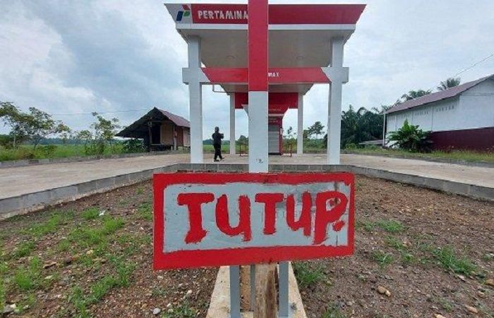 Usaha Pertashop terancam gulung tikar, salah satu gerai Pertashop yang tutup di Kecamatan Banda Baro, Aceh Utara, Selasa (27/9/2022). 