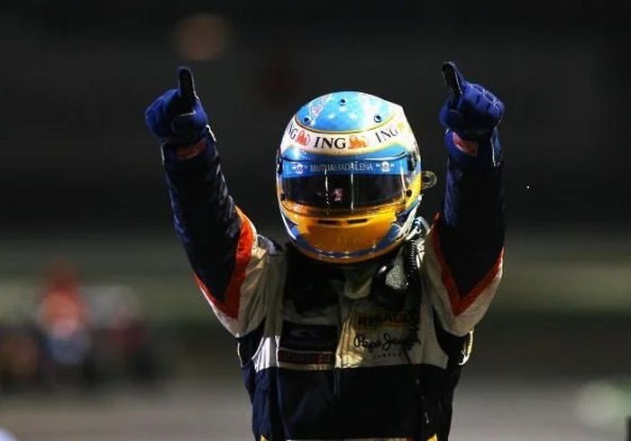Fernando Alonso pemenang pertama F1 Singapura pada 2008