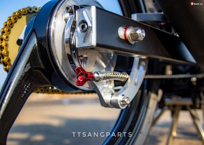 Rem belakang tetap bermodel tromol