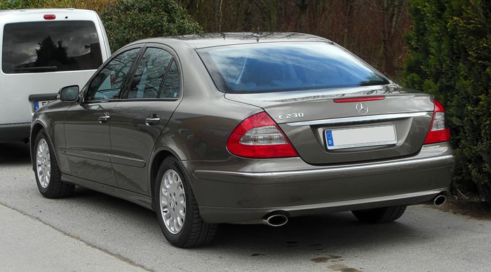 W211 facelift mendapatkan pembaharuan di bagian eksterior