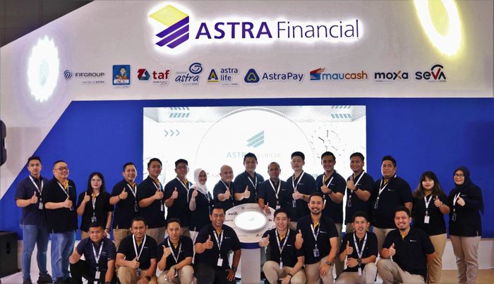 Para panitia Astra Financial mengucapkan terima kasih kepada seluruh pengunjung khususnya customer menjelang penutupan GIIAS 2022 Medan.