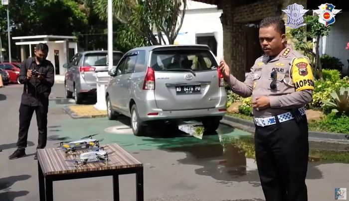 Dirlantas Polda Jateng, Kombes Pol Agus Suryo Nugroho tunjukan drone ETLE 