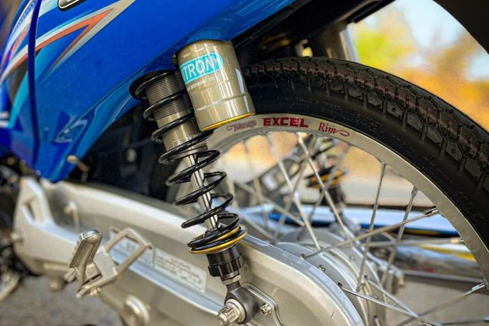 Suspensi belakang pakai shock Nitron