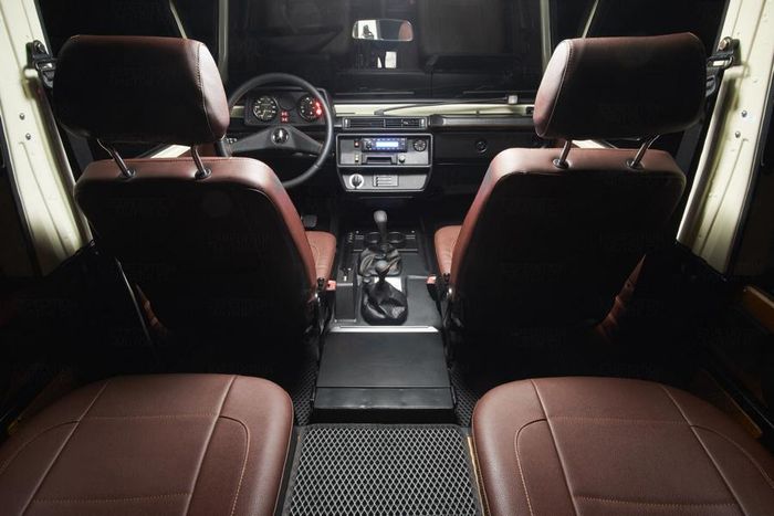 Tampilan kabin restorasi Mercedes-Benz G-Class lawas kembali bugar seperti baru