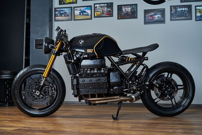 Garpu depan BMW K100RS pakai model upside down plus rem yang dioptimalkan