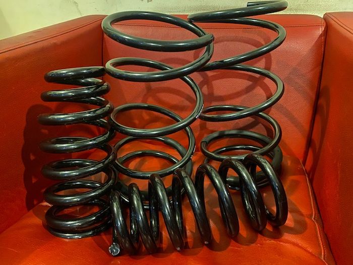 Per progresif lebih banyak terdapat pada lowering kit aftermarket 