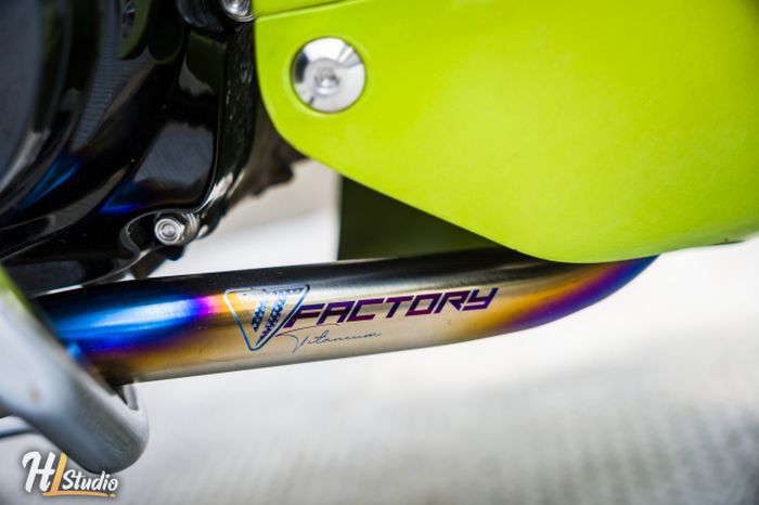 Sektor mesin pakai leher knalpot titanium