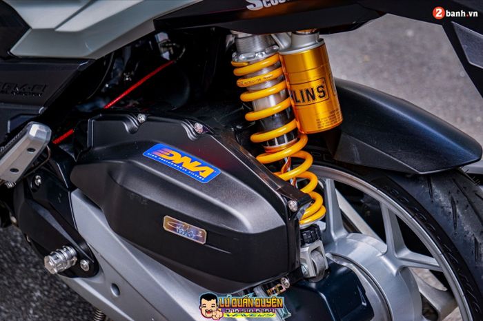 Suspensi belakang diganti dengan shock Ohlins
