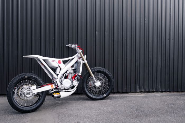 Honda CRF450R street tracker yang super minimalis
