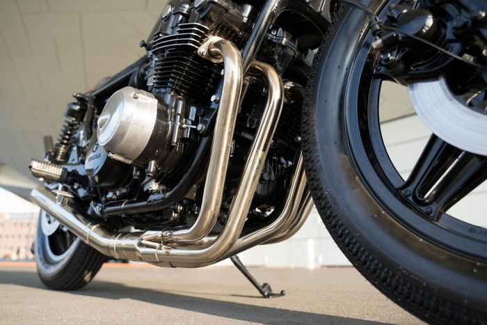 Mesinnya kini mendapatkan exhaust system 4into1 yang keren