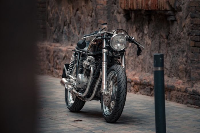 Kokpit mendapat beberapa ubahan dan tangkinya masih standar