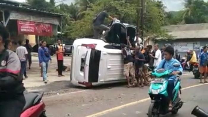 Kondisi akhir Mitsubishi Pajero Sport usai sabet warung warga di jalan raya Cisolok, kampung Marinjung Tengah, desa Karangpapak, Cisolok, Sukabumi