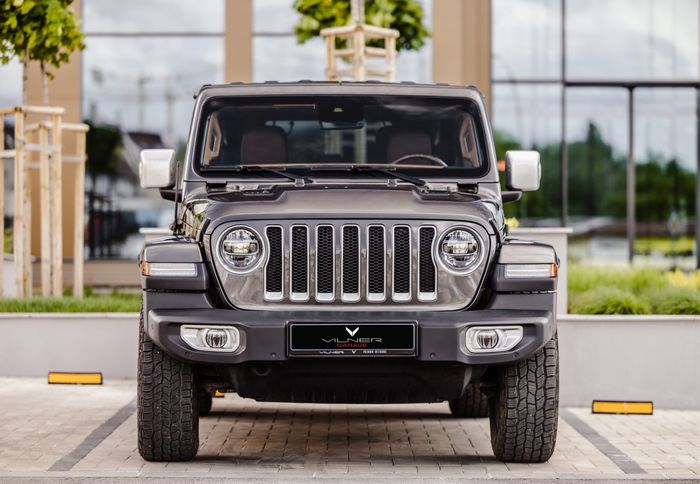 Modifikasi Jeep Wrangler JL dengan kabin retro hasil garapan Vilner, Bulgaria