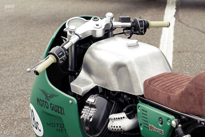 Kokpit barunya berpadu apik dengan tangki raw finish