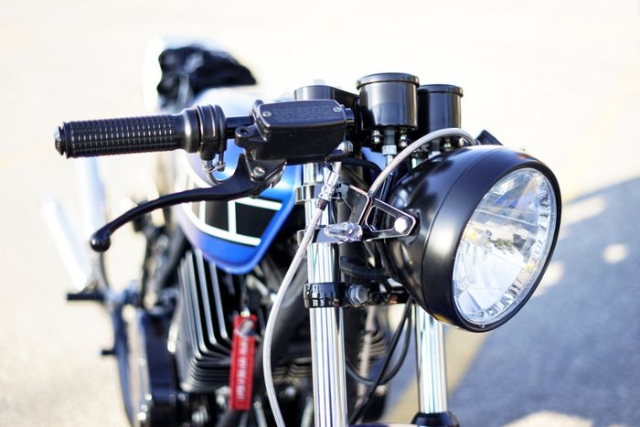 Bagian kokpit mendapatkan beberapa part baru yang minimalis