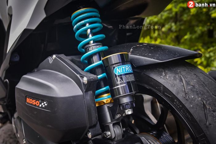 Suspensi belakang pakai shock Nitron