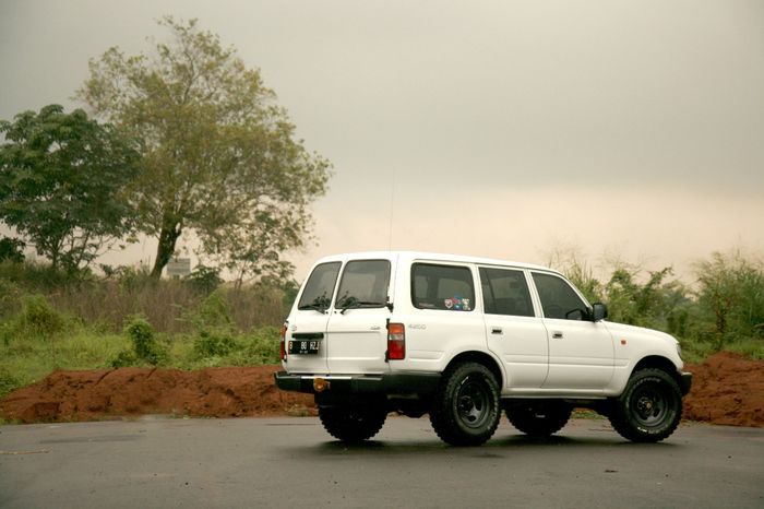 Toyota Land Cruiser 80HZJ Aussie Style