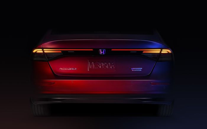 Buritan Honda Accord terbaru terlihat lebih simpel dan elegan.