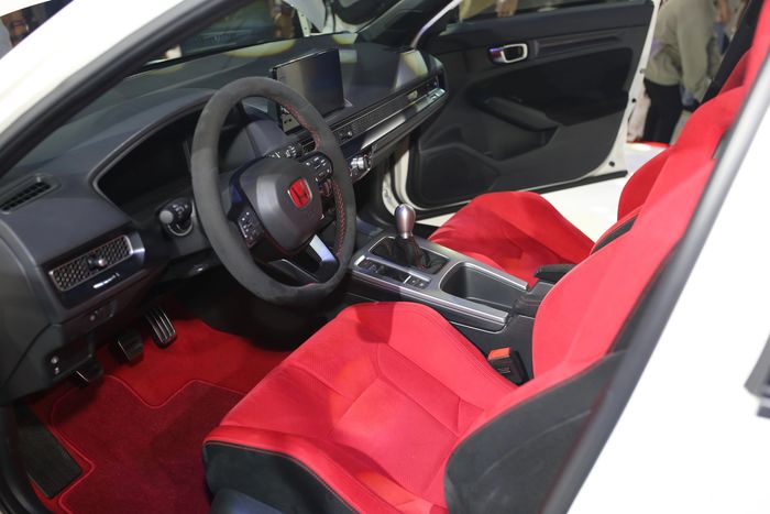 Interior Honda Civic Type R versi Vietnam.