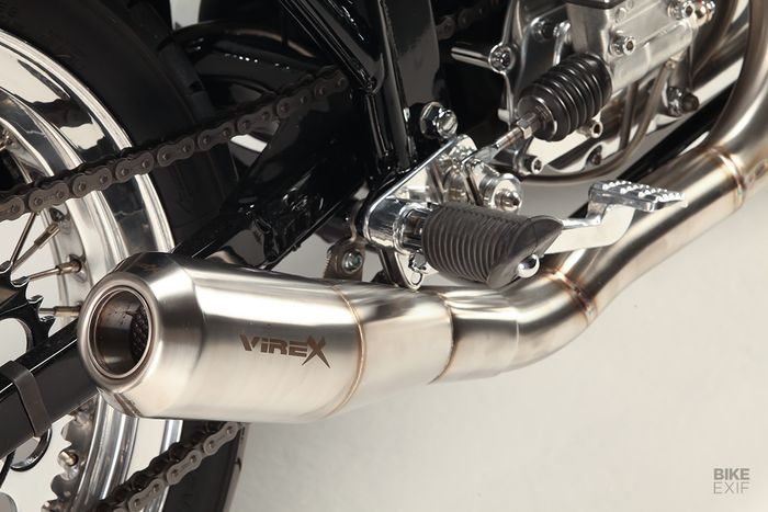 Sektor mesin mendapatkan karburator kit  S&amp;S dan exhaust system Virex