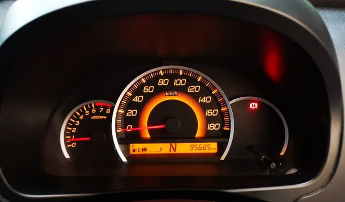 Ilustrasi odometer rendah pada mobil bekas