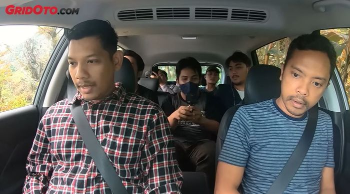 Hyundai Stargazer uji nanjak kemiringan 17 derajat dengan isi 7 orang penumpang